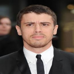 Toby Kebbell Biografi