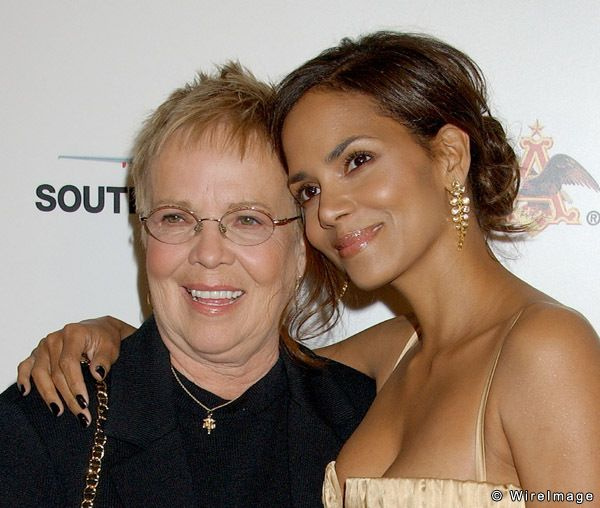   Bilde av Halle Berry og hennes mor Judith Ann Hawkins